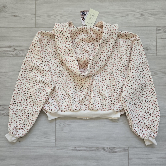 Blogilates | Marshmallow Full Zip Hooded Jacket + Dolphin Shorts Set, Medium - Picture 7 of 11